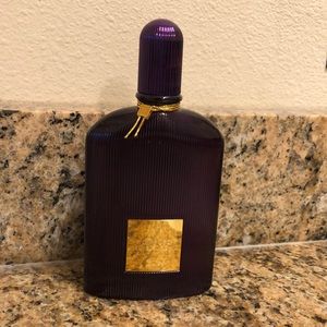 Tom Ford velvet orchid perfume